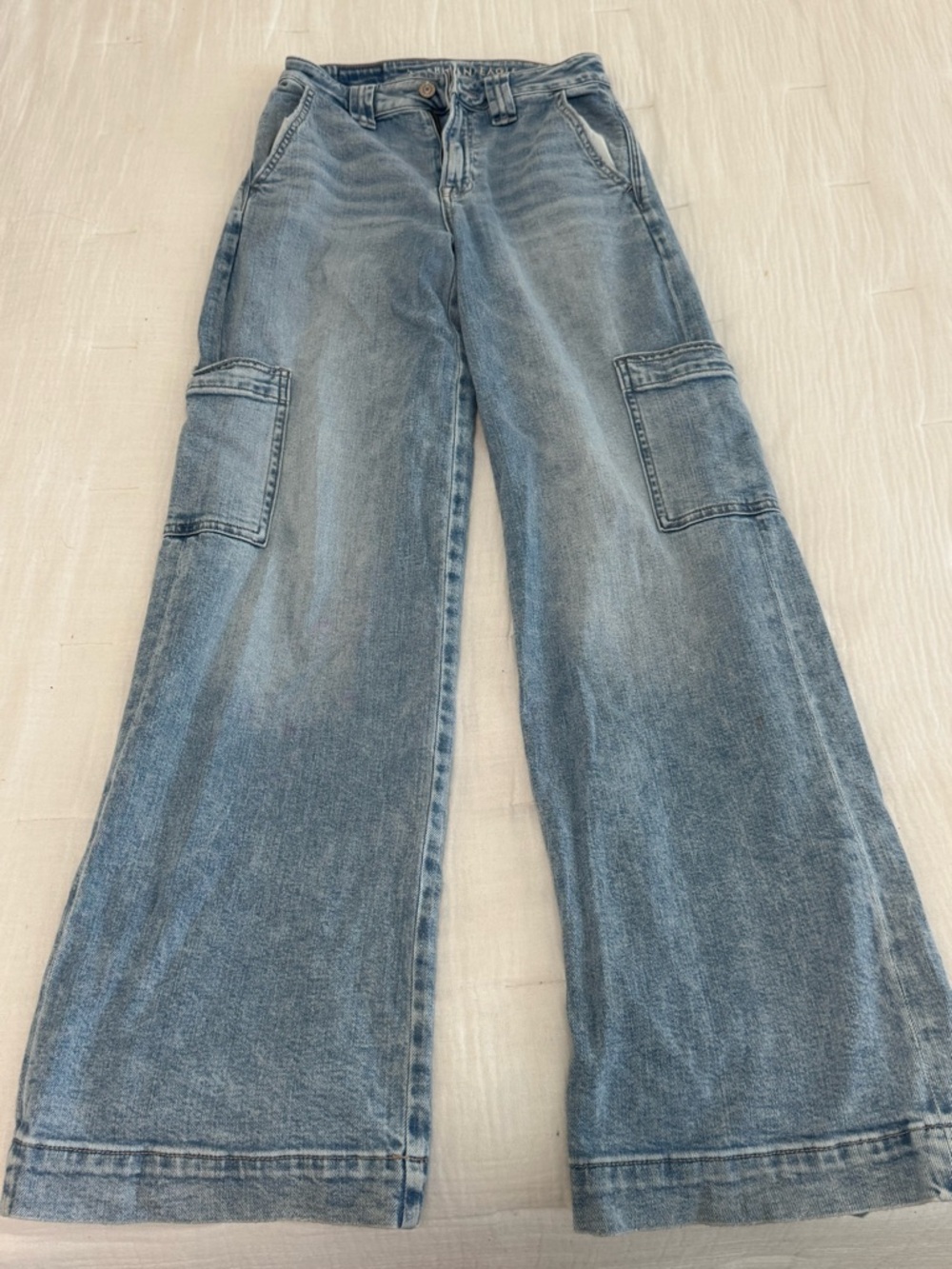 American Eagle Outfitters Wide-Leg Cargo Jeans — Light Blue Denim